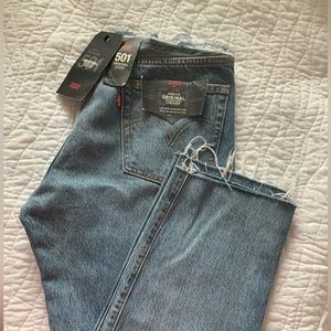 BRAND NEW RARE LEVIS RAW WAIST AND LEGS